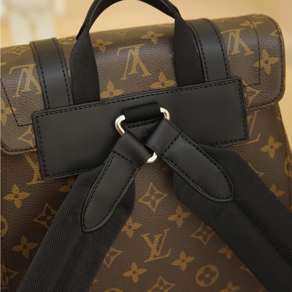 💚 Louis Vuitton Christopher MM Backpack - Picture 4 of 6